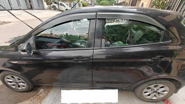 https://images10.gaadi.com/usedcar_image/4597604/original/processed_dc9efd7f-f548-442f-9d8e-4bb00d8e841f.jpg?imwidth=6402