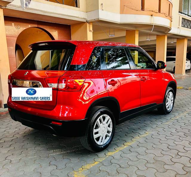 https://images10.gaadi.com/usedcar_image/4597605/original/processed_6a4cae9fac7d7efc655bd5e07ca930f1.jpeg?imwidth=6401