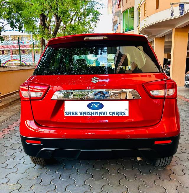 https://images10.gaadi.com/usedcar_image/4597605/original/processed_b836ee017cf1a6d78cf226579545f0dd.jpeg?imwidth=6402