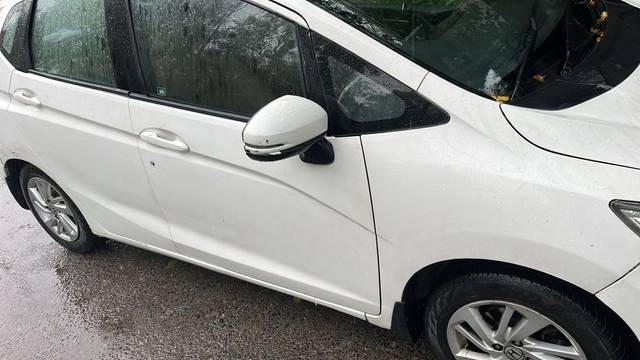 https://images10.gaadi.com/usedcar_image/4597622/original/372c7875-a5ee-45c9-9a1e-e6908fc112dd.jpg?imwidth=6401