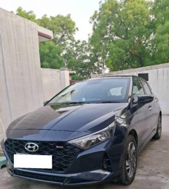 https://images10.gaadi.com/usedcar_image/4597657/original/processed_7f09d073-3b53-40c4-9a20-c36acbfdf128.jpg?imwidth=6402
