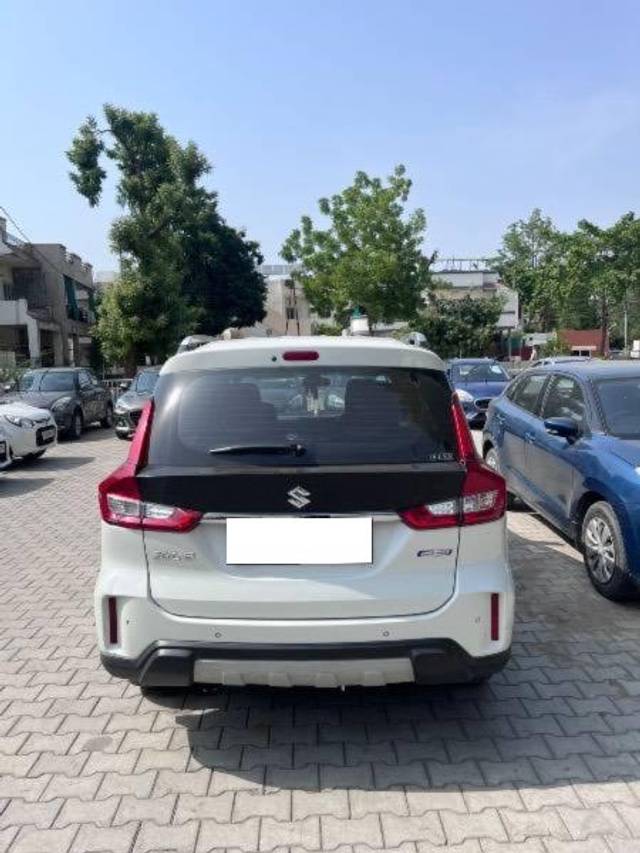 https://images10.gaadi.com/usedcar_image/4597658/original/processed_10f20de4-b09e-4131-8c92-3232817806d5.jpeg?imwidth=6401