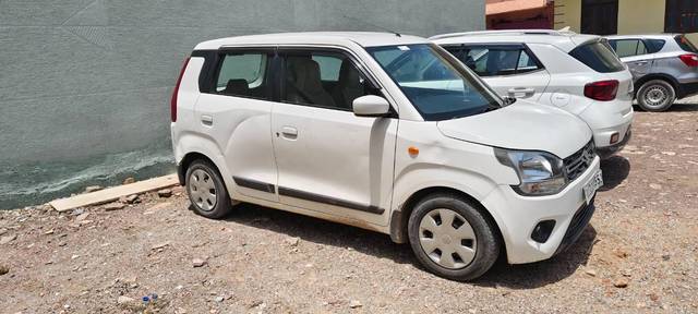 https://images10.gaadi.com/usedcar_image/4597675/original/processed_25f74b67-a4cf-4306-9355-0bf447159ecd.jpg?imwidth=6400