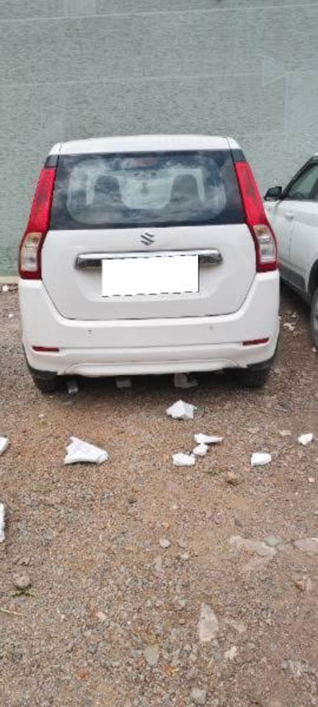 https://images10.gaadi.com/usedcar_image/4597675/original/processed_87a377e2-6fe8-4fea-a287-d762a02a9f7b.jpg?imwidth=6401