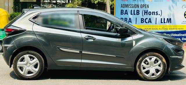 https://images10.gaadi.com/usedcar_image/4597694/original/processed_46ca5a47265565626ed1d7a304c868c1.jpg?imwidth=6401