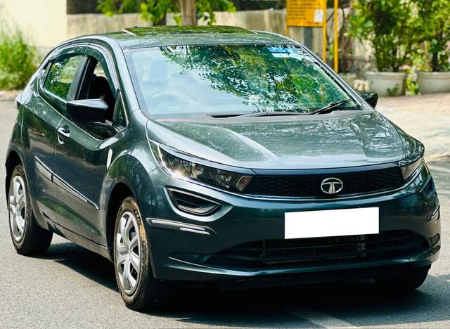 https://images10.gaadi.com/usedcar_image/4597694/original/processed_7d520cd5344bf1edbc274c60619a2754.jpg?imwidth=6400