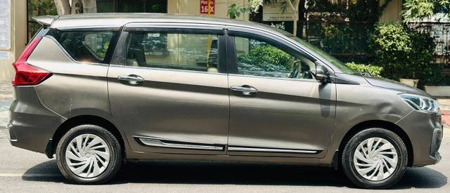 https://images10.gaadi.com/usedcar_image/4597736/original/processed_a34c75d57af635aa15841df08cabc093.jpg?imwidth=6401