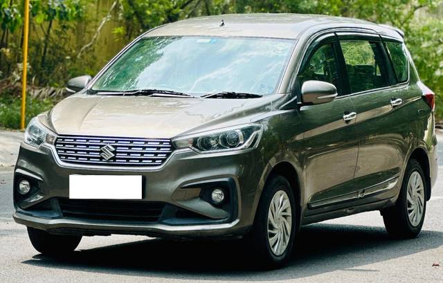 https://images10.gaadi.com/usedcar_image/4597736/original/processed_b94ca1d3836e16f8d116aae7ddf3b906.jpg?imwidth=6402