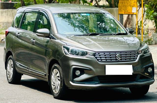 https://images10.gaadi.com/usedcar_image/4597736/original/processed_bf2df57aacff3e608fed27add7b1e5b9.jpg?imwidth=6400