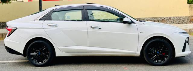 https://images10.gaadi.com/usedcar_image/4597740/original/85df9efab4b49f82b1934c61708a04db.jpg?imwidth=6401