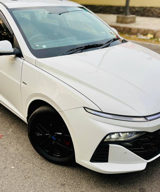 https://images10.gaadi.com/usedcar_image/4597740/original/ec98ba63736e1529712ae99033fd51df.jpg?imwidth=6400
