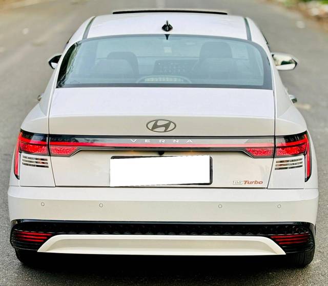 https://images10.gaadi.com/usedcar_image/4597740/original/processed_aeb4c5ac4689f08147a6c4bd50f82b99.jpg?imwidth=6402