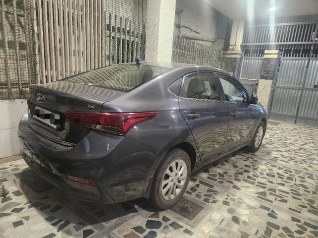 https://images10.gaadi.com/usedcar_image/4597749/original/processed_270c327c-97ba-443d-9a62-a5a4fcc196ab.jpg?imwidth=6401