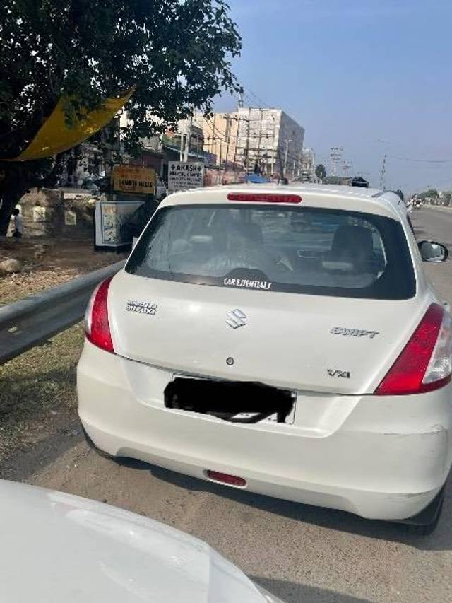 https://images10.gaadi.com/usedcar_image/4597752/original/processed_e3b5ae69-b223-45e1-8594-344a93b1e140.jpeg?imwidth=6401
