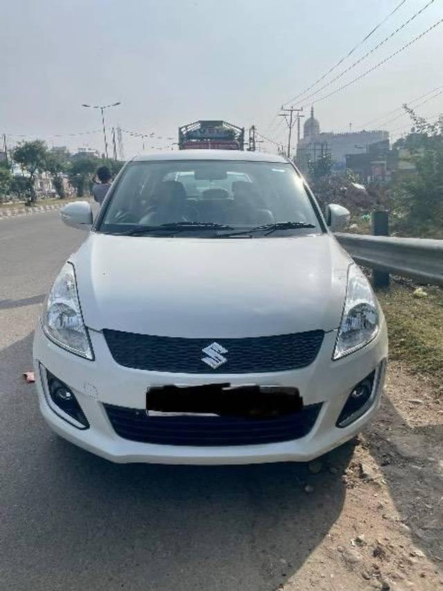 https://images10.gaadi.com/usedcar_image/4597752/original/processed_e4c8fa02-8f33-4581-92cf-f597bb5bd608.jpeg?imwidth=6400
