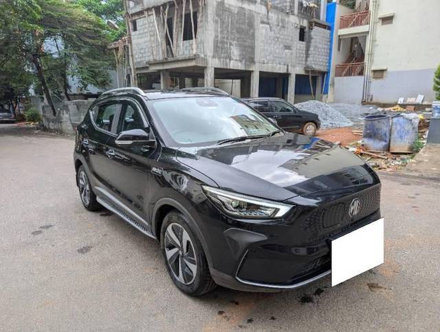 https://images10.gaadi.com/usedcar_image/4597755/original/processed_33b61730-ca04-4ee2-a551-83fa9c7b0d20.jpg?imwidth=6400