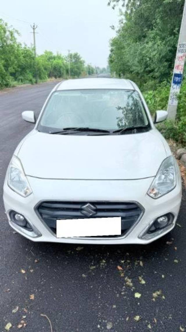 https://images10.gaadi.com/usedcar_image/4597763/original/processed_c0867cad-1064-4a52-b319-fb6e53458ff6.jpg?imwidth=6400