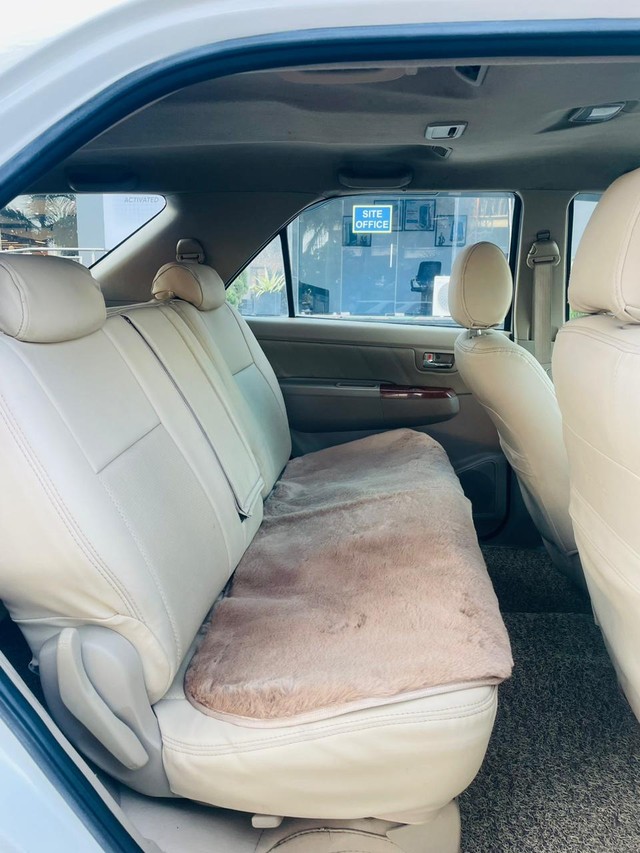 Second-hand 2010 Toyota Fortuner 3.0 Diesel for sale in Rajkot-11