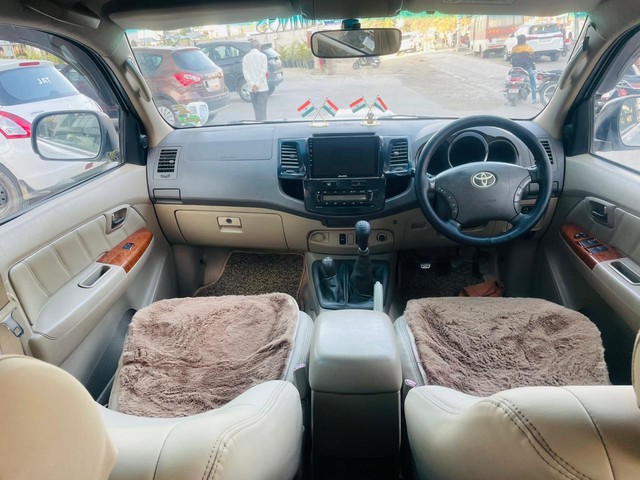 Second-hand 2010 Toyota Fortuner 3.0 Diesel for sale in Rajkot-10