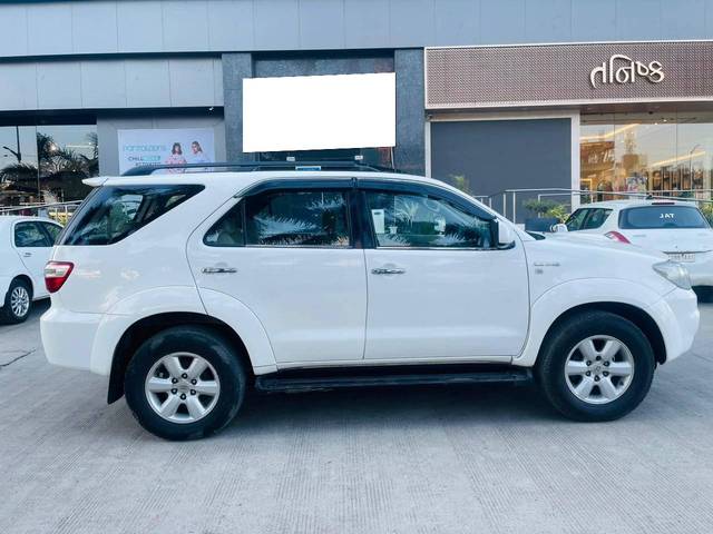 https://images10.gaadi.com/usedcar_image/4597780/original/processed_1bd55692732c35c48e1c9f79f2d77e37.jpg?imwidth=6401