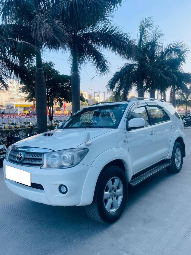 Second-hand 2010 Toyota Fortuner 3.0 Diesel for sale in Rajkot-3