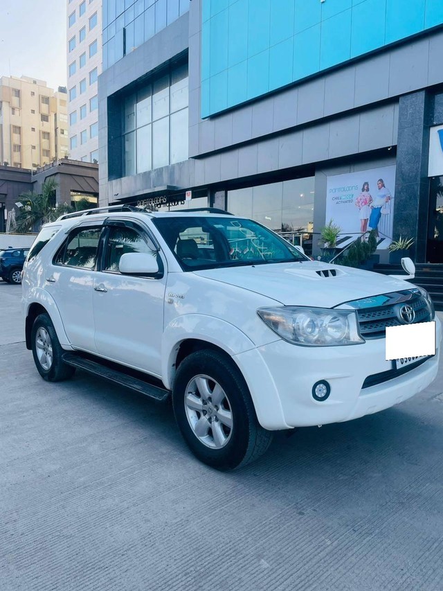 Second-hand 2010 Toyota Fortuner 3.0 Diesel for sale in Rajkot-7