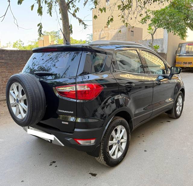 https://images10.gaadi.com/usedcar_image/4597841/original/processed_d3b5dcacaf991aff7fc360de1e734124.jpg?imwidth=6402