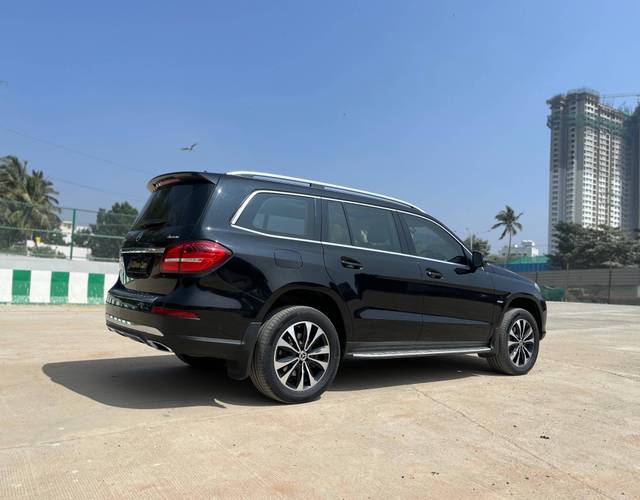 https://images10.gaadi.com/usedcar_image/4597853/original/processed_d536ffd238be79d48cb506906783611d.jpg?imwidth=6402