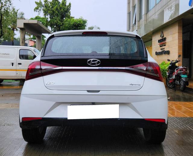 https://images10.gaadi.com/usedcar_image/4597854/original/processed_da888f60ba67237d37be4e829daed9cd.jpg?imwidth=6401