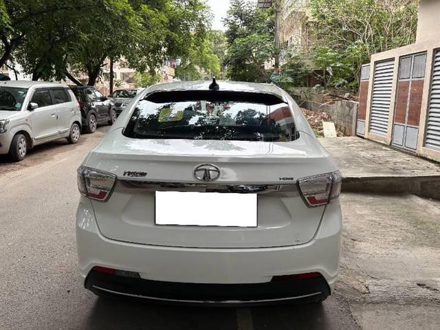 https://images10.gaadi.com/usedcar_image/4597866/original/processed_f7f94eb8-bfa6-4660-ab7a-d3919086827c.jpg?imwidth=6401