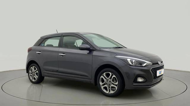 https://images10.gaadi.com/usedcar_image/4597872/original/8a99440b4111d321073fb0c29a36f176.jpg?imwidth=6400