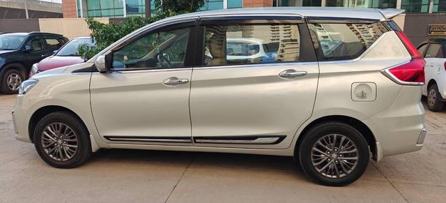 https://images10.gaadi.com/usedcar_image/4597895/original/processed_ea98dc9d-1dce-46b8-b166-15e4bc7fe379.jpg?imwidth=6402