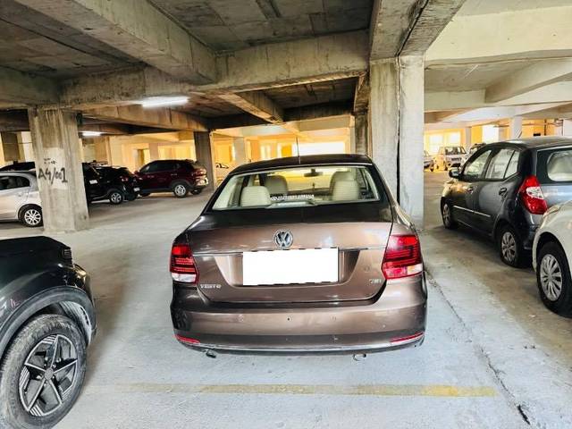 https://images10.gaadi.com/usedcar_image/4597901/original/processed_aab8e5b3-16ad-4ea4-8689-d175ed16742b.jpeg?imwidth=6402