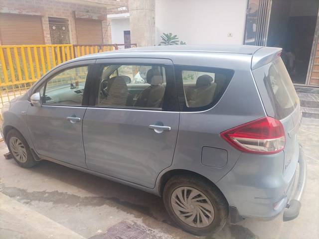 https://images10.gaadi.com/usedcar_image/4597935/original/8c0a5fd9-e955-4763-a27c-a7043c22cf5b.jpg?imwidth=6400
