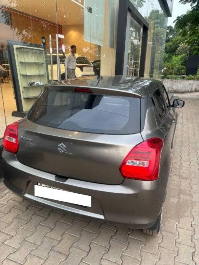 https://images10.gaadi.com/usedcar_image/4597946/original/processed_c2d37aaa-f339-4cce-81d5-763b5c6a28f0.jpeg?imwidth=6401