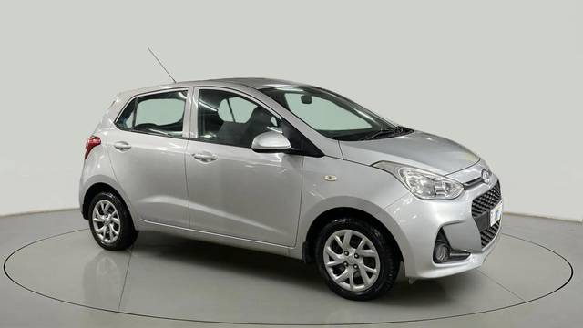 https://images10.gaadi.com/usedcar_image/4597959/original/f2d6bc79ce41fb8c023d110eaea1fda8.jpg?imwidth=6400