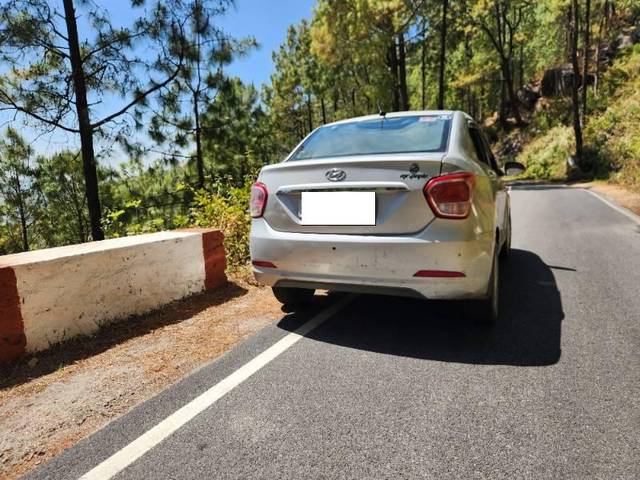 https://images10.gaadi.com/usedcar_image/4598056/original/processed_687e06e5-daa3-449c-a21b-4bfaf73e203e.jpg?imwidth=6400