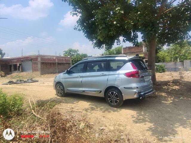 https://images10.gaadi.com/usedcar_image/4598112/original/processed_a55084ad-e85d-45fb-acbd-64e5eb49da3f.jpg?imwidth=6402