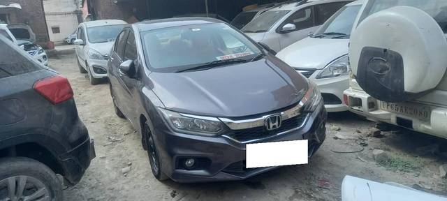 https://images10.gaadi.com/usedcar_image/4598116/original/processed_0f76b53d-f4e8-4f16-9295-e123f21ca66a.jpg?imwidth=6400