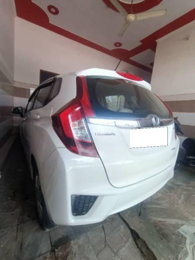 https://images10.gaadi.com/usedcar_image/4598142/original/processed_6fe974f2-0a64-4a58-9dd0-65e9450d3571.jpg?imwidth=6402