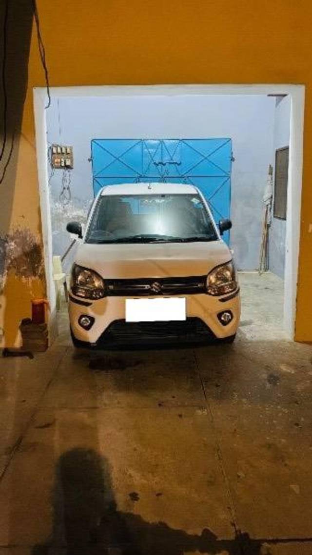 https://images10.gaadi.com/usedcar_image/4598191/original/processed_5165f504-23bc-4992-9313-707228f94e7d.jpeg?imwidth=6402