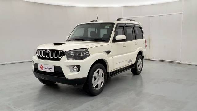 https://images10.gaadi.com/usedcar_image/4598239/original/dbe9fef58e6e49f080116e04d374a8d6.JPG?imwidth=6400