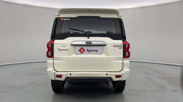 Second-hand 2021 Mahindra Scorpio S9 for sale in Lucknow-4