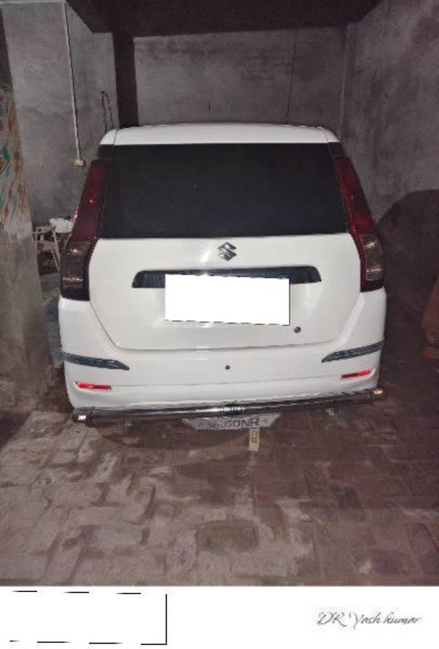 https://images10.gaadi.com/usedcar_image/4598268/original/processed_d563a6cf-ca28-4998-a1b4-1e7cff5864ea.jpg?imwidth=6402