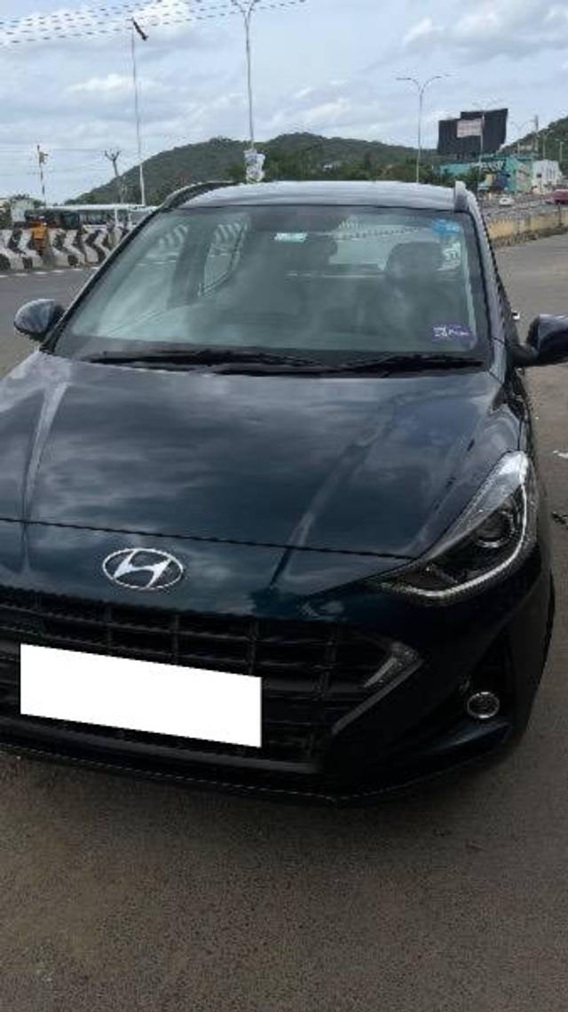 https://images10.gaadi.com/usedcar_image/4598291/original/processed_82672944-8e9d-4277-9efd-74356d5f9b05.jpeg?imwidth=6400