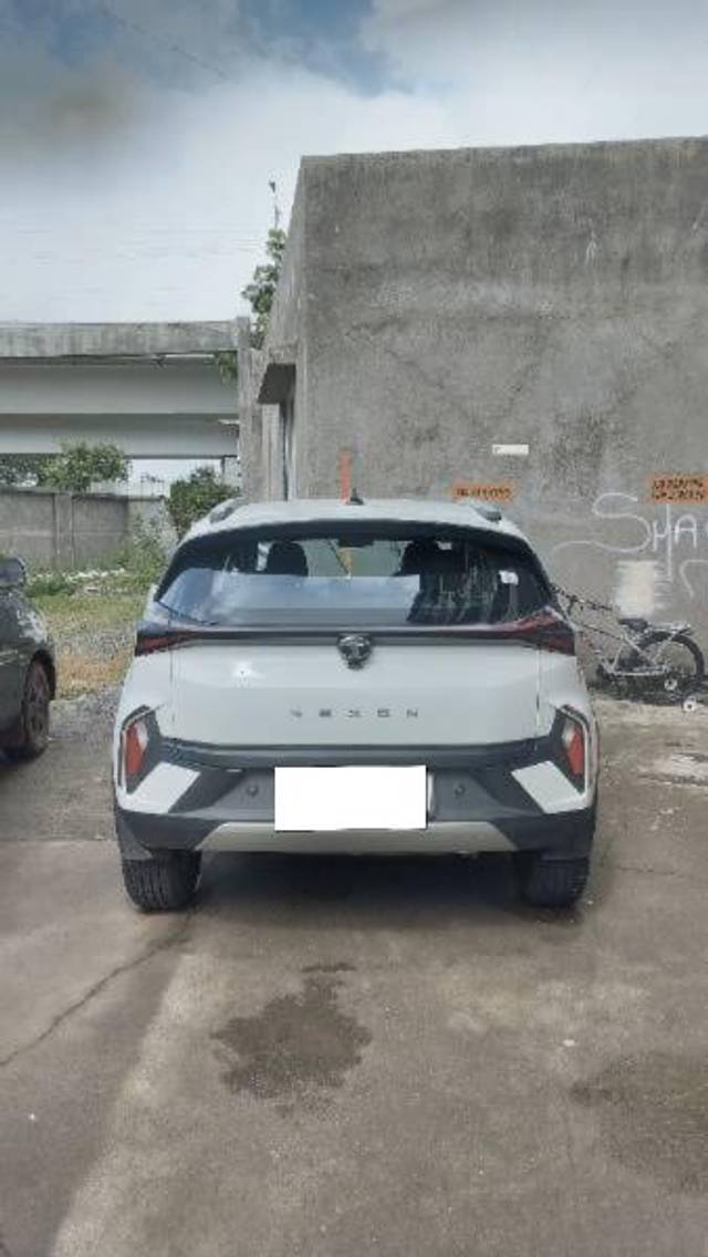 https://images10.gaadi.com/usedcar_image/4598311/original/processed_a3a9484e-c0d3-462d-82a8-c02c09b6ab69.jpg?imwidth=6402