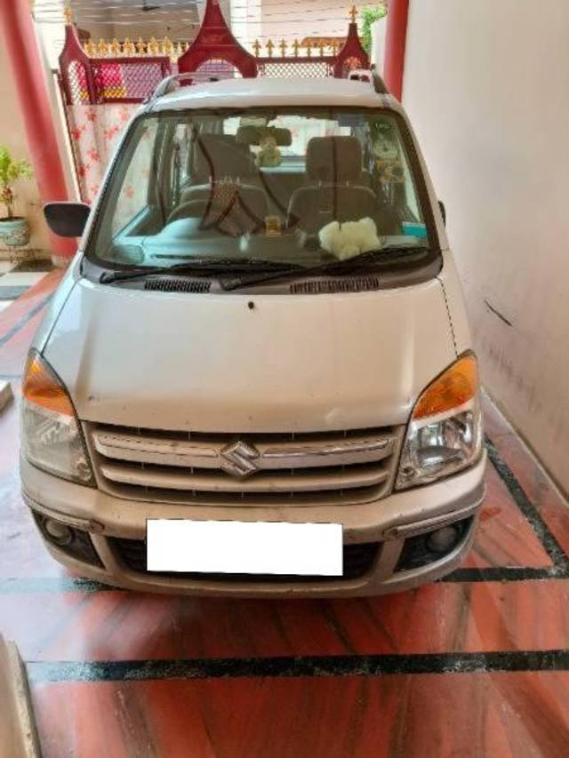 https://images10.gaadi.com/usedcar_image/4598314/original/processed_132c2178-fcd8-48d0-b01e-950f2a54ecc5.jpg?imwidth=6400