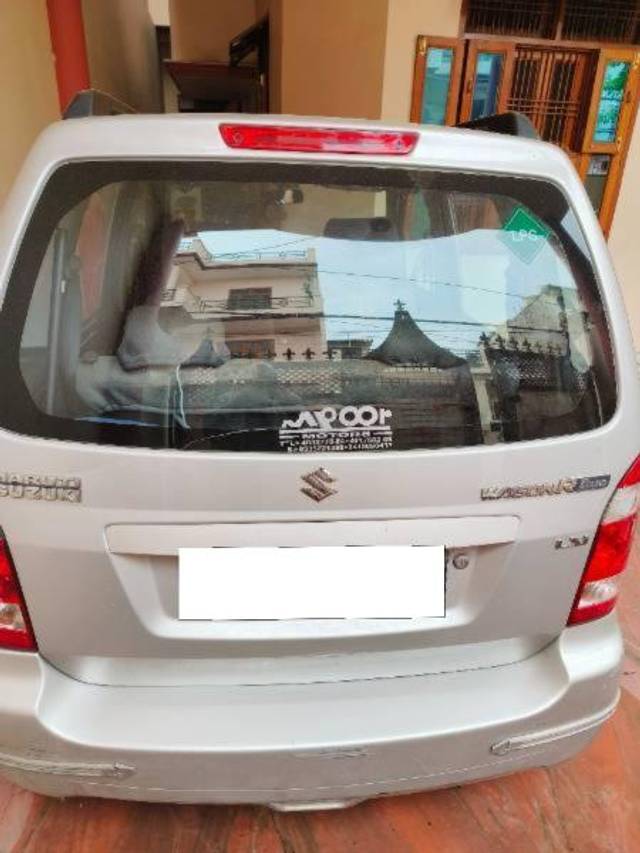 https://images10.gaadi.com/usedcar_image/4598314/original/processed_6851c34e-52f6-4ced-bbe5-3b8e7665f2b1.jpg?imwidth=6401