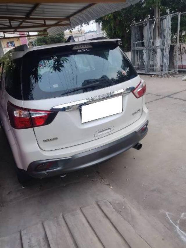 https://images10.gaadi.com/usedcar_image/4598327/original/processed_1444a3bc-20b4-404f-bacb-70e2bc54b5af.jpg?imwidth=6401