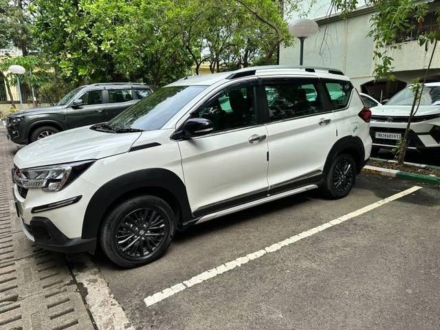 https://images10.gaadi.com/usedcar_image/4598338/original/processed_33b2ba72-b5c2-4bfa-8018-084be5702ce2.jpeg?imwidth=6401